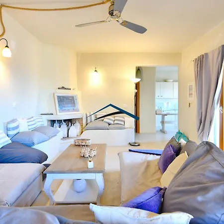 The Charming Waterfront Retreat, With A Swimming Pool & Direct Access To The Sea, Ideal For Large Families, Or A Group Of Friends Otziás